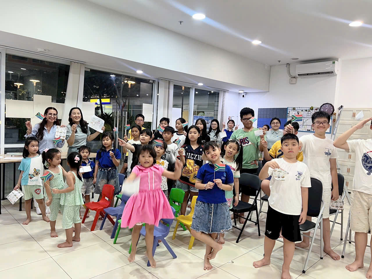 Cultural Exchange Workshop đầy cảm hứng c&ugrave;ng Ms. Sonia đến từ South Africa!